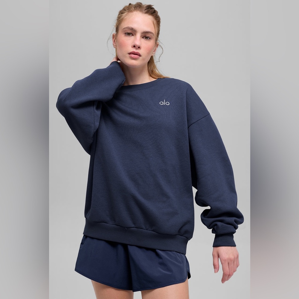 ALO Yoga Women's Deep Blue Sweatshirt